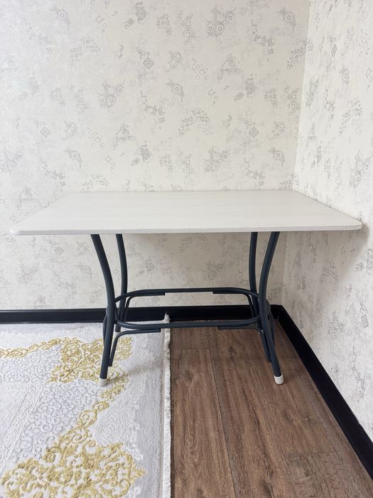 Продам стол самовывоз