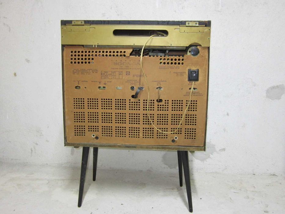 Радиограмофон Ригонда 102