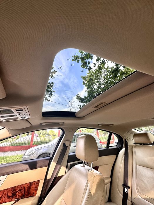 Jaguar XF impecabil