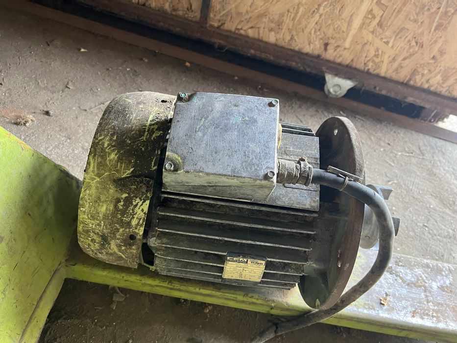 Motor electric 5.5 kw —1.500 rot/min , ten.—220/380 V