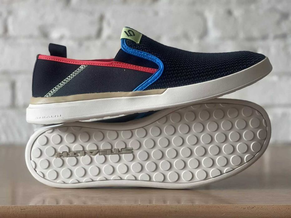 Оригинални спортни обувки * ADIDAS FIVE TEN STEALTH * EU42