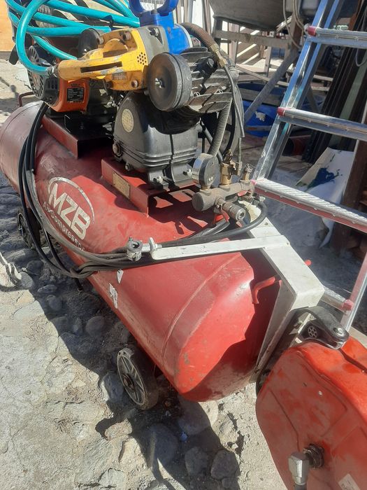 Compresor pe benzină mobil