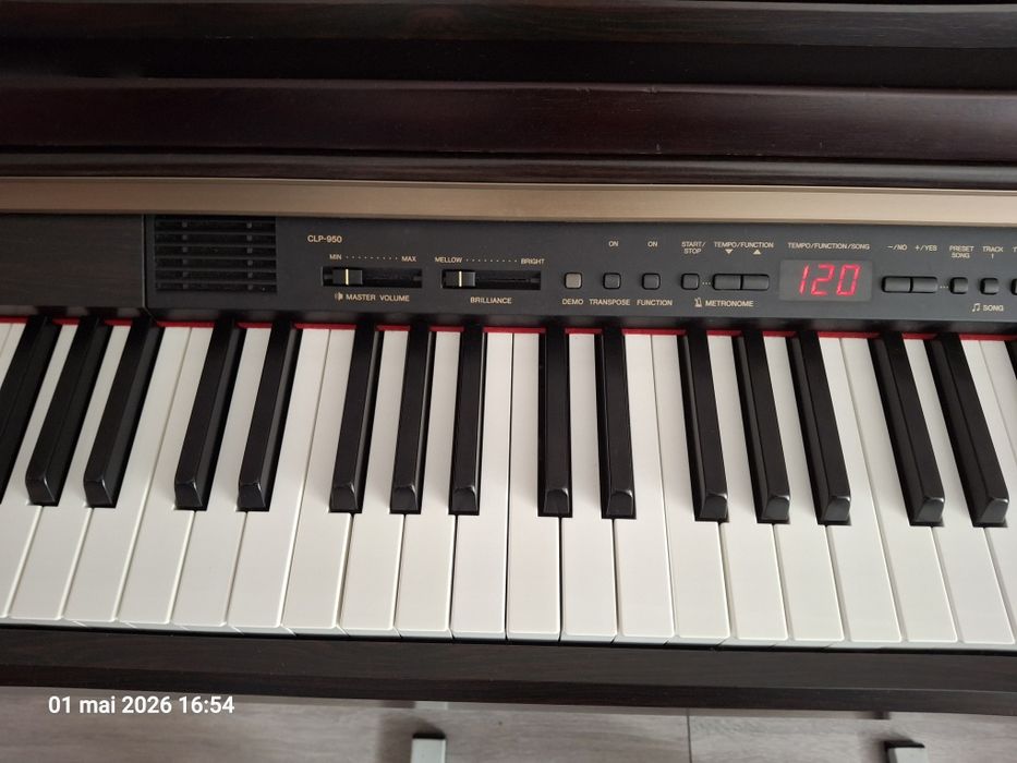 Vand pian yamaha clavinova clp950