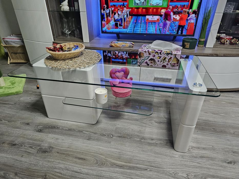 masuta cafea living.Achizitionata de la kika,cu un designe f placut