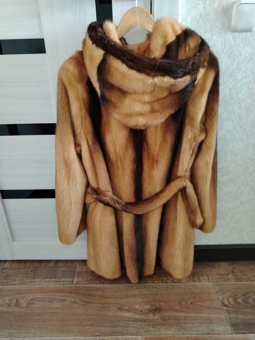 Продаю шубу норковую