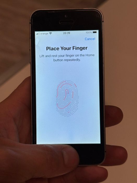 iPhone SE SpaceGray Neverlock