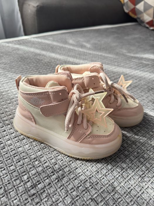 Продам кроссовки