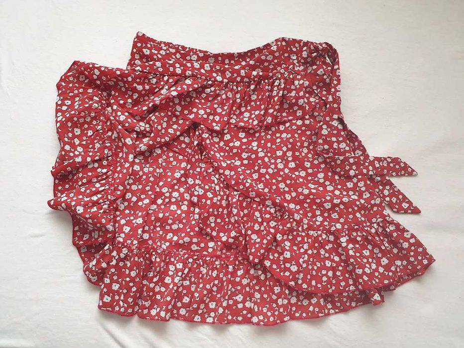 Fusta parte peste parte Shein,marimea M,merge si S,noua