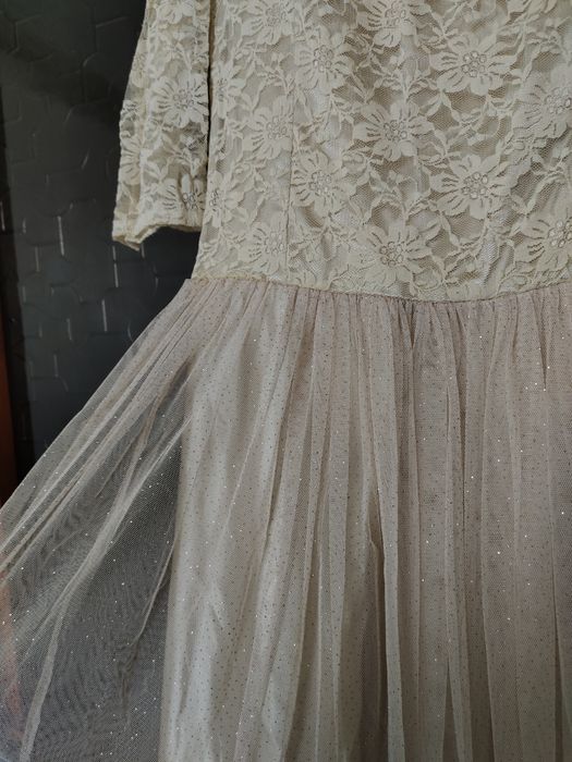 Вечернее платье  молочного цвета