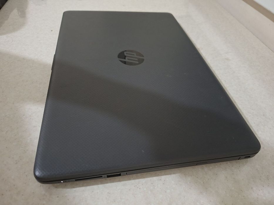 Ноутбук HP 250 G7