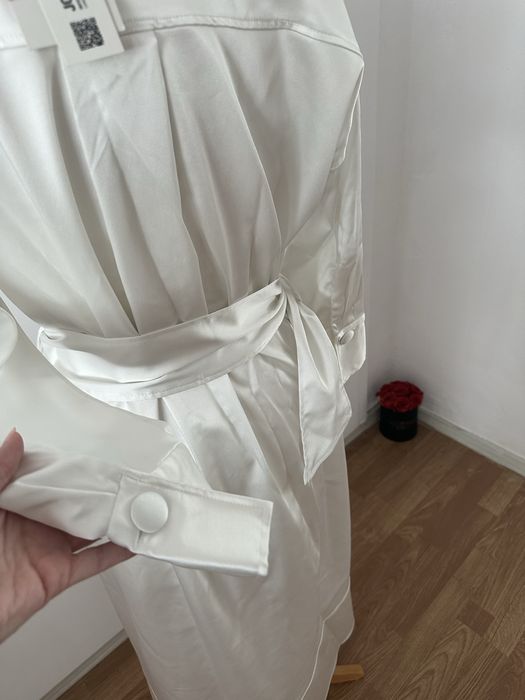 Zara Rochie midi trench cu curea alb