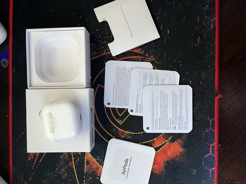 AirPods 4 ANC +cutia +accesorile lui