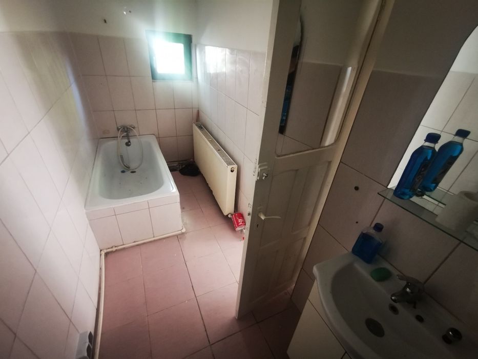 Vând casa sararie copou