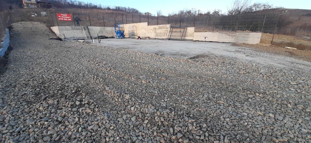 Închiriez teren 500 mp betonat pe centura Muncii-Apahida