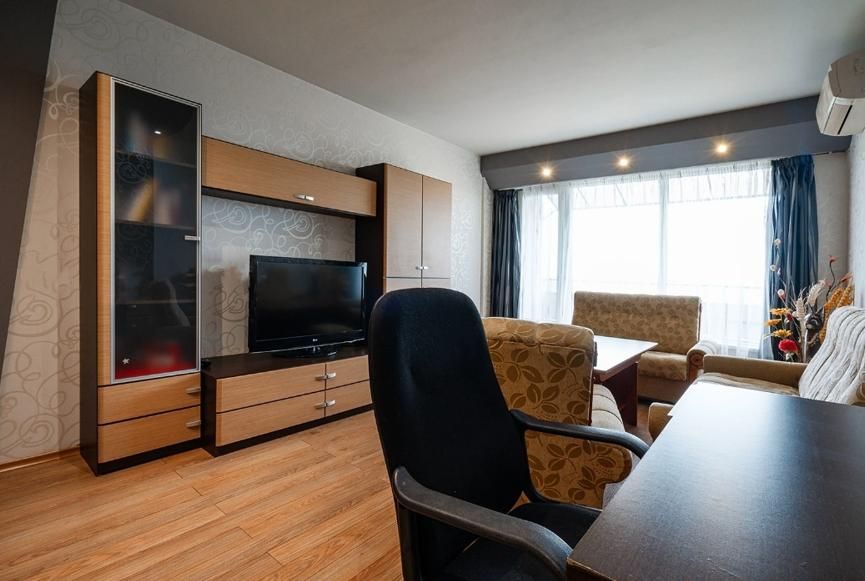 Дава се под наем Тристаен апартамент в Пловдив, Христо Смирненски - 65 кв.м за 450 € - Снимка #2