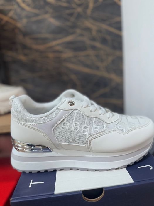 Adidasi Damă Laura Biagiotii