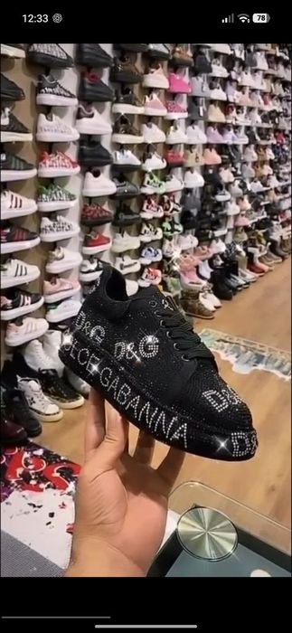 Mărimi 36,37,38,39,40.

Cu livrare 8 zile 
Preț 380 avans în cont 50 l