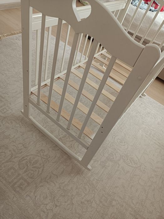 Продам детскую кроватку