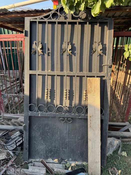 Продам ворота бу с калиткой