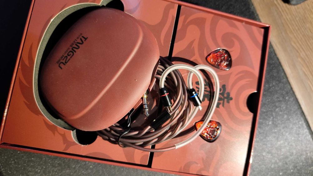 TANGZU WANER SG 2 Red Lion Edition - Bass version IEM