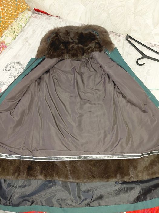 Продам парка размер 50