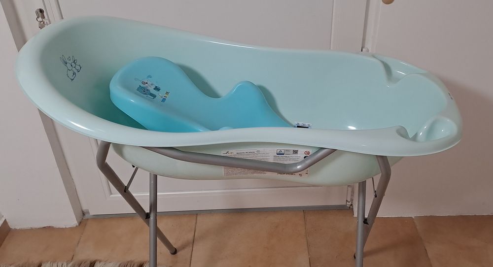Бебешка вана със стойка