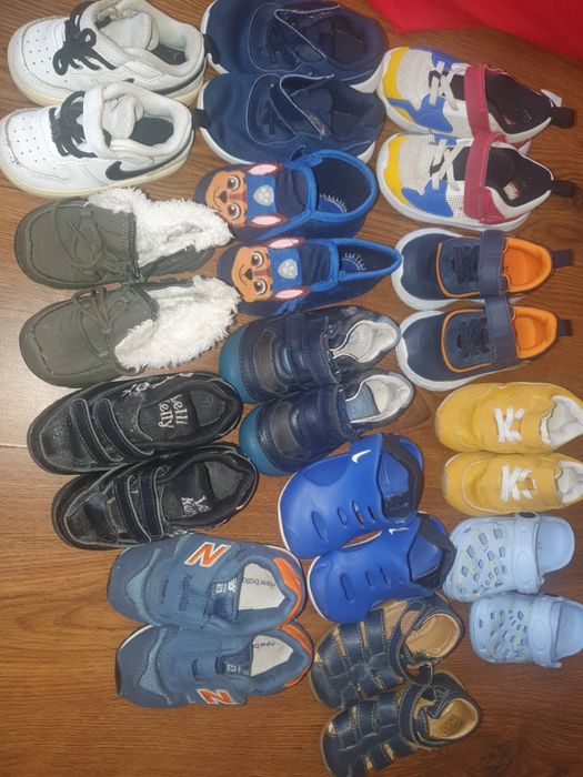 Vând papuci adidași, șlapi cizmulițe