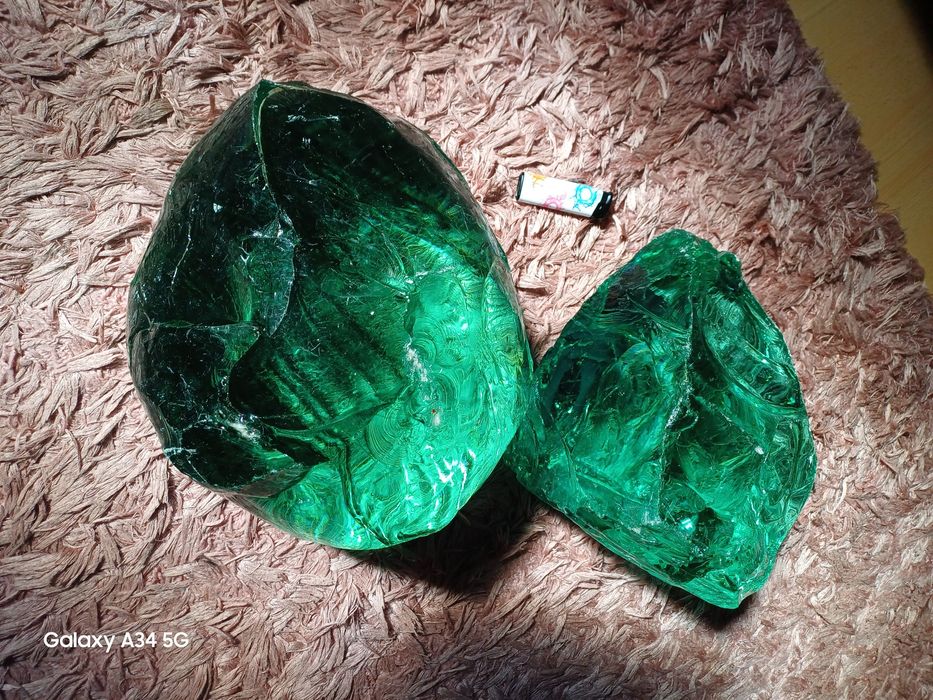 Стеклянный чудо камень