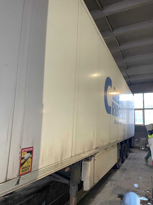 Vând semiremorcă SCHMITZ – stare bună