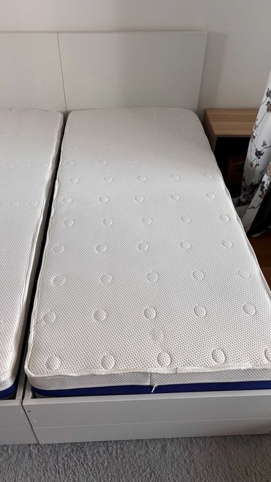 2 paturi copii albe, saltea spuma poliuretanica