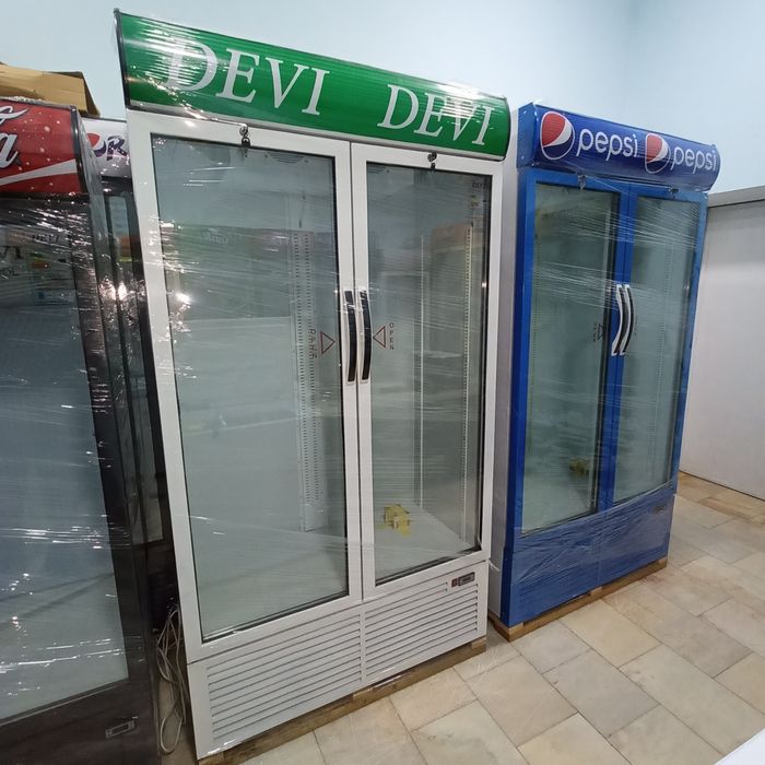 СКИДКА !!! Продаются витринные холодильники.
