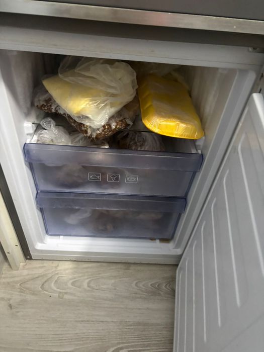 Продам холодильник и морозильник 250000 тг