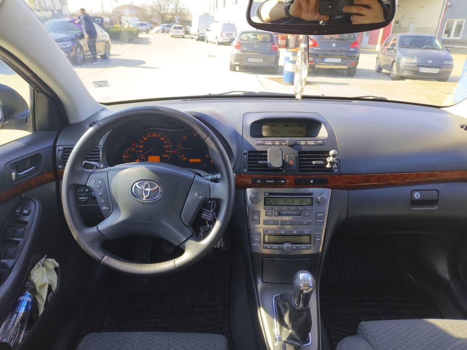 Тойота Авенсис Т25