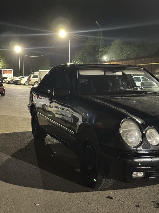 Мерседес лупарик w210