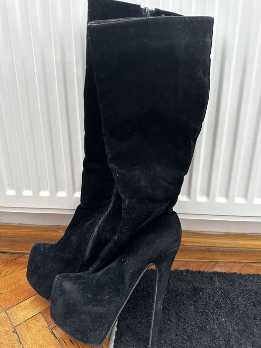 Cizme cu toc piele intoarsa