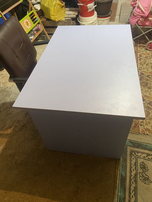 Birou copii foarte practic . Pot sta 2 copii de o parte si de ealalta