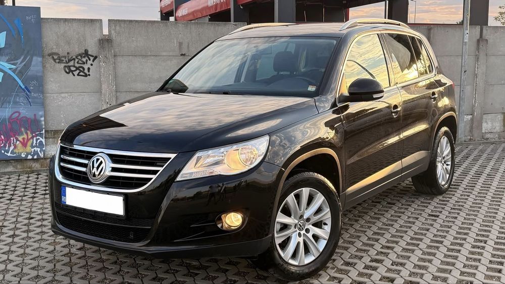 VOLKSWAGEN Tiguan