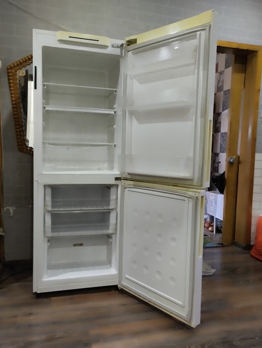 Продается холодильник Samsung