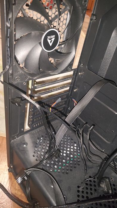 Корпус с БП и вентиляторами