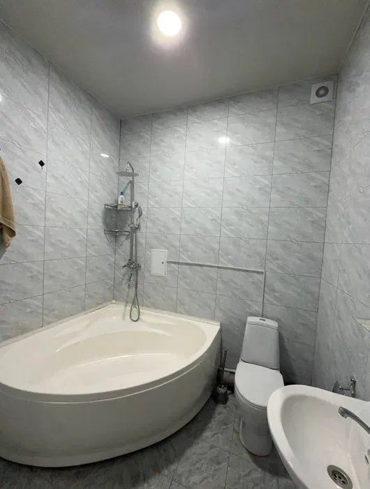 Продаю 2-х комнатную квартиру Янгихает Грин Хаус, метро 3 бекат
