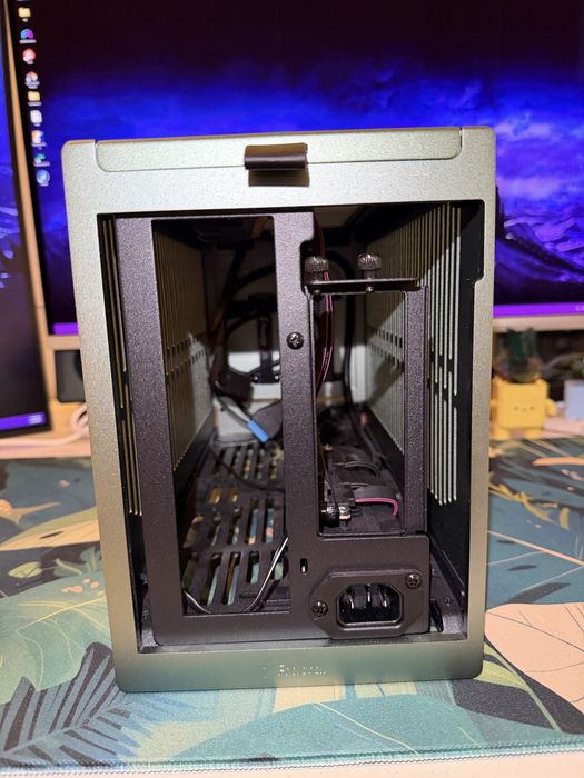 Fractal Design Terra Jade (verde) – Carcasă ITX Premium – Ca nouă + garanție
