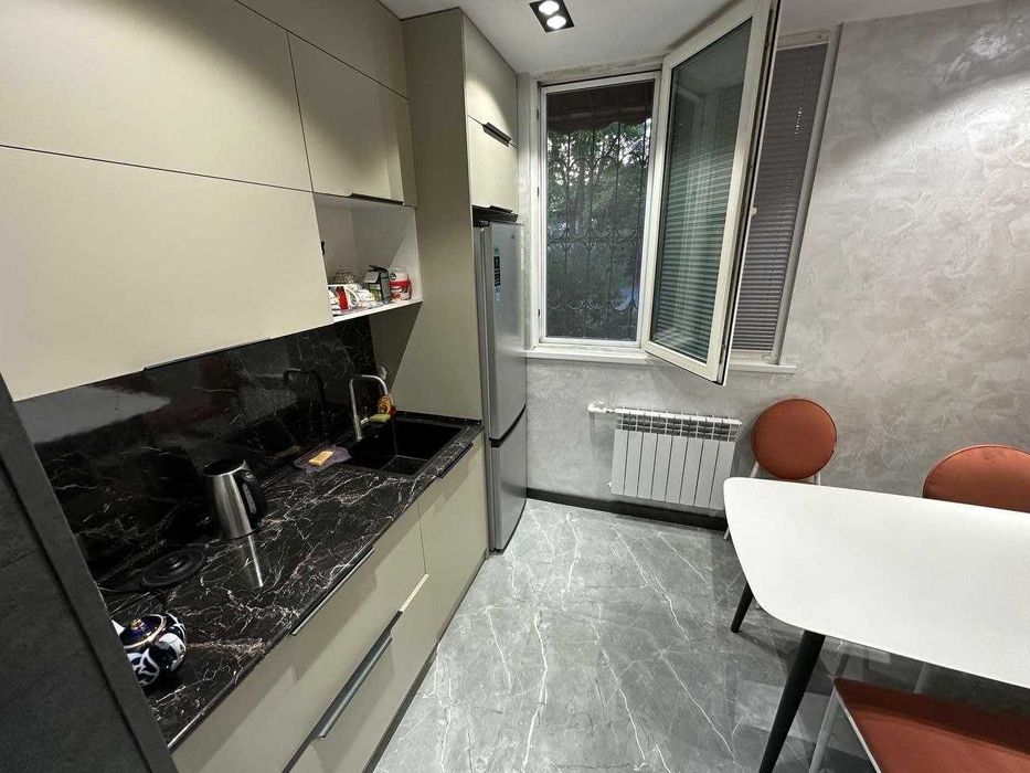 Сдается в аренду офис 100м2.  Ориентир: Ц-1 Эко парк