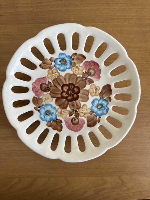 Керамични чинии - винтидж и модерна