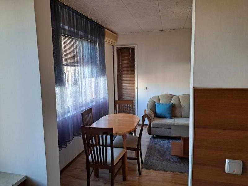 Напълно обзаведен двустаен апартамент в Славейков