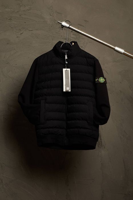 Geaca Stone Island calitate superioara