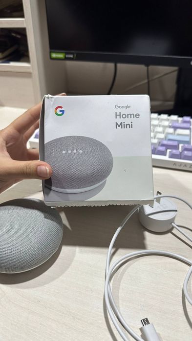 Продаю Google Home Mini.