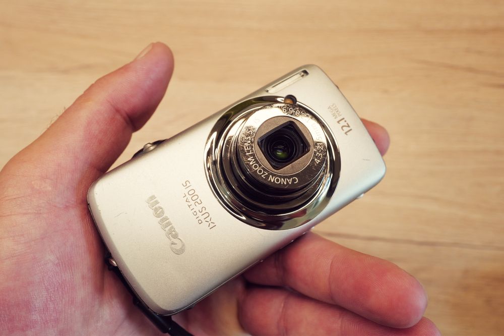 Aparat foto Canon Ixus IS de TOP Touchscreen card charger digital