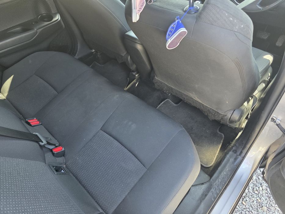 Toyota CHR hybrid benzina CVT faruri led vand intreaga sau dezmembrez