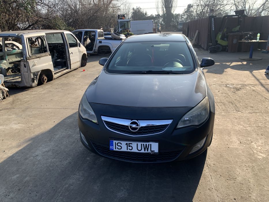 Piese opel astra j motor 1.4 A14XER 2012