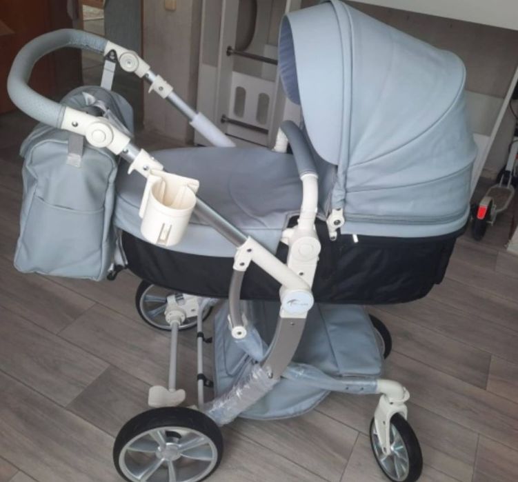 Продам коляску почти не пользовались с люлкой